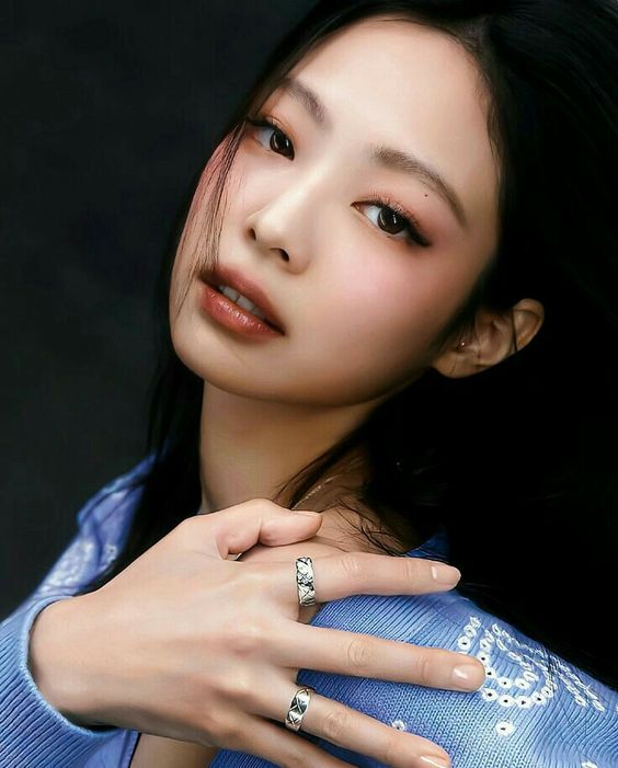 black pink jennie