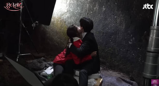yoona lee junho king the land behind the scene