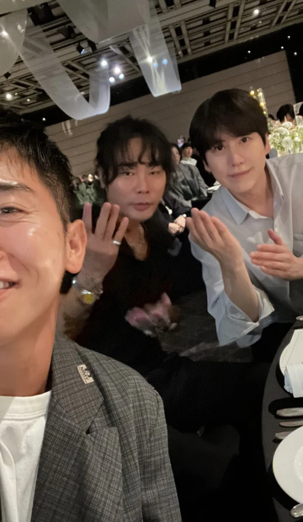 Kyuhyun receives praise from many fans for his youthful appearance at the age of 35.