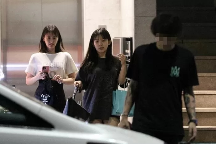 Mariya Nagao with male
