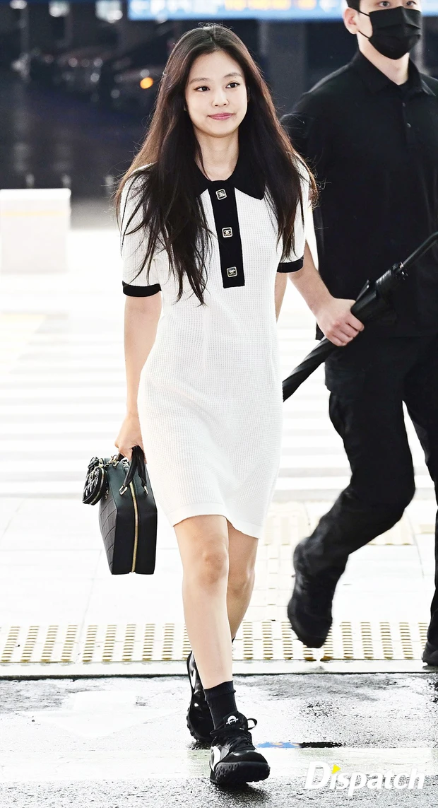black pink jennie