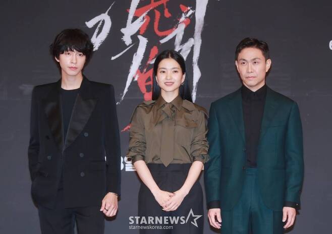 Hong Kyung, Kim Tae ri Oh Jeong se