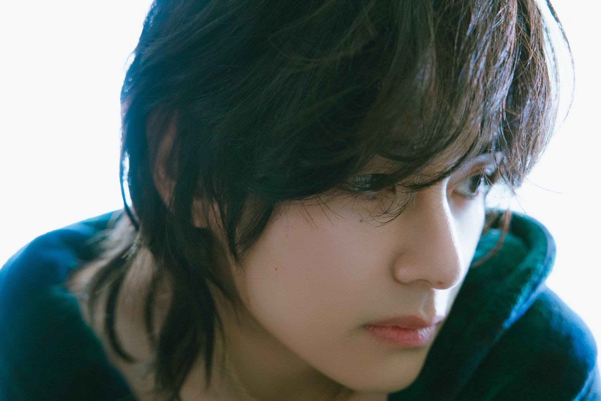 bts v thumbnail