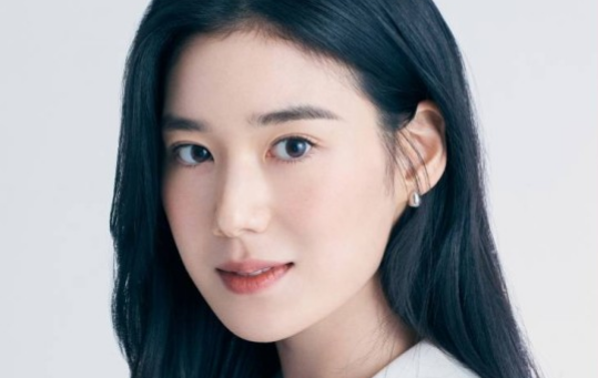 Jung Eun Chae thumbnail