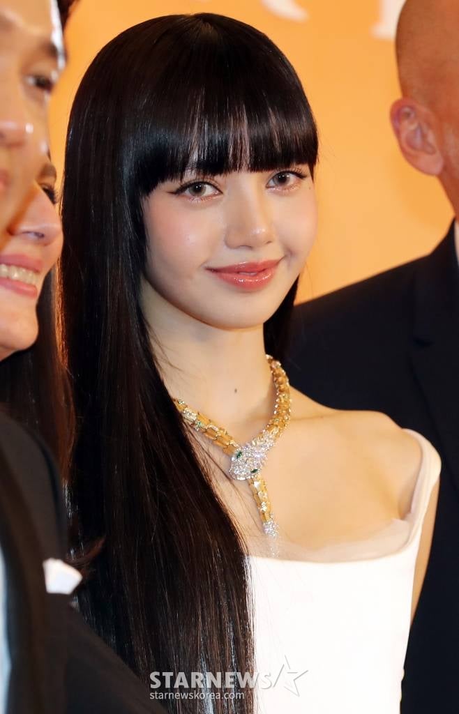 lisa blackpink
