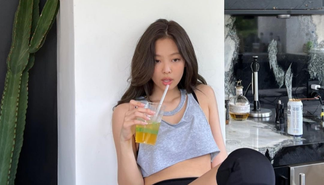 jennie the idol thumbnail