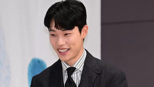 Ryu Jun yeol thumbnail