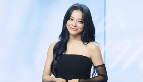 Kim Se-jeong-thumbnail