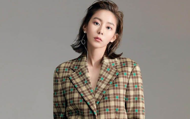 uee talks about doing her third weekend drama