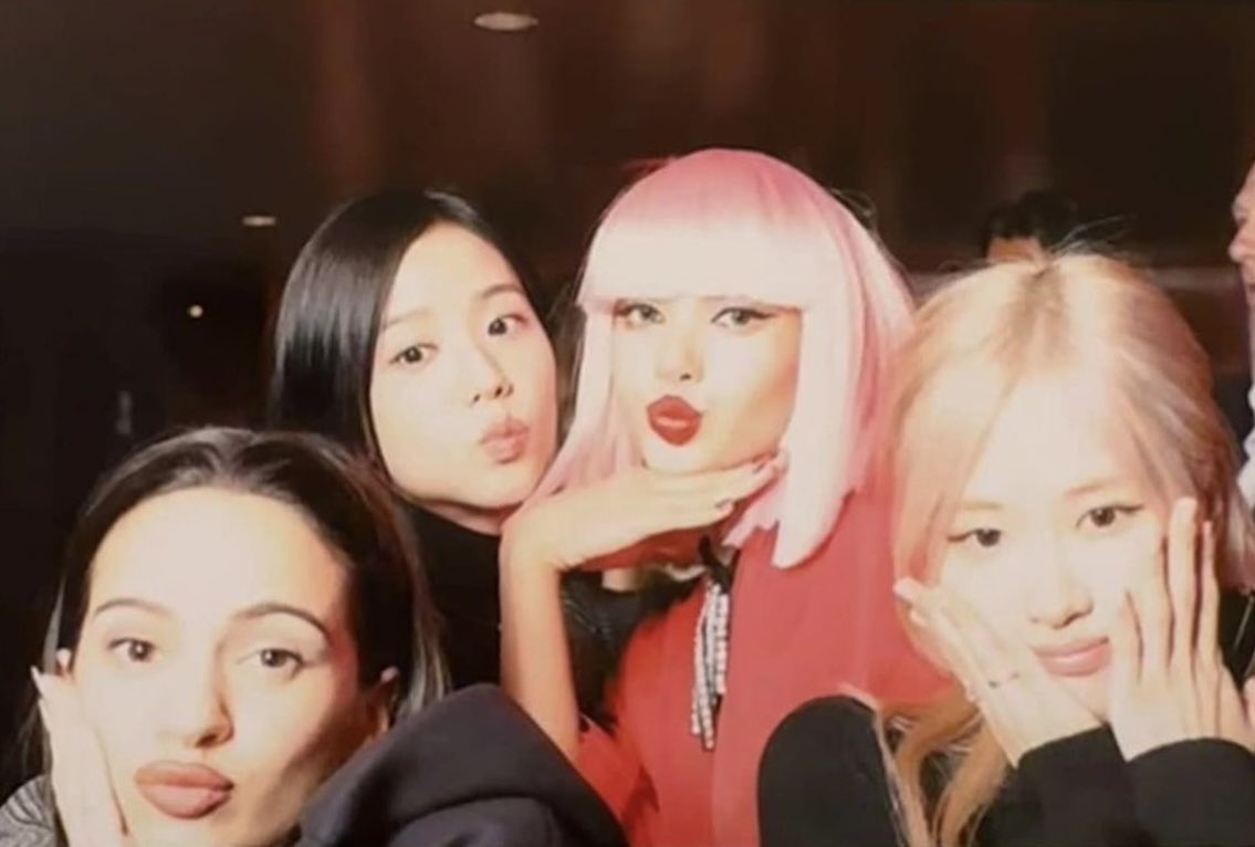 lisa jisoo rose rosalia crazy horse