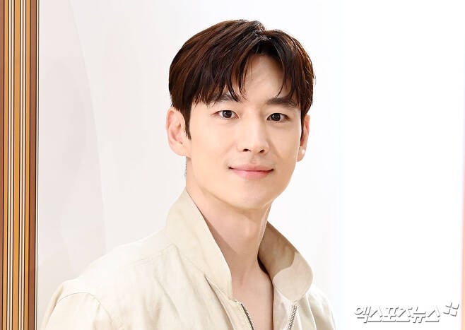 lee je hoon