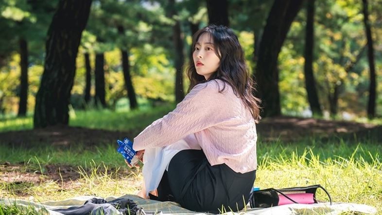 Mina, You Changed Your Profile Picture Again?