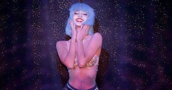 lisa blackpink crazy horse