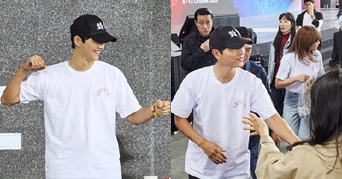 Song Joong-ki Danced To “HYPE BOY” As Fan Service At BIFF 2023