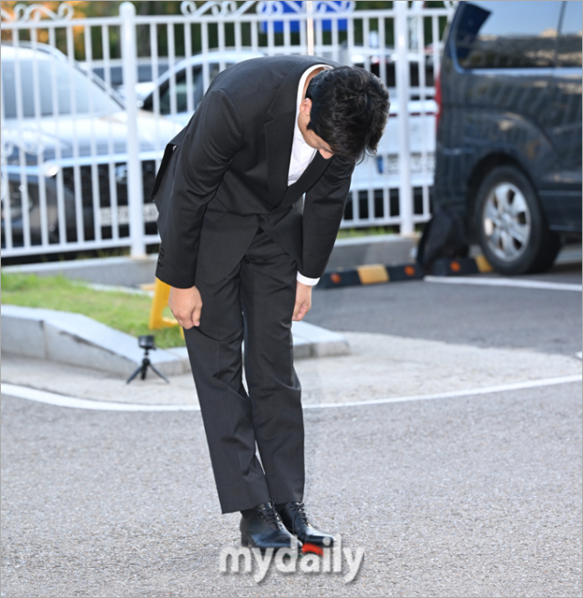 lee sun kyun