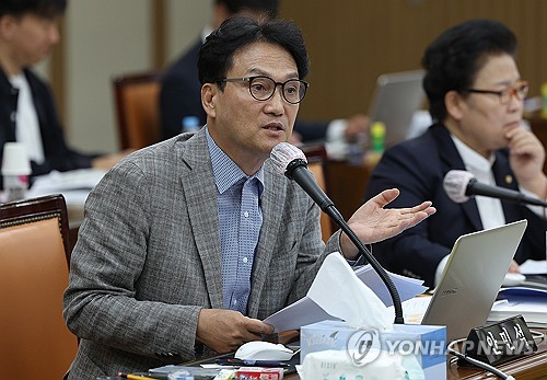 ahn min seok 