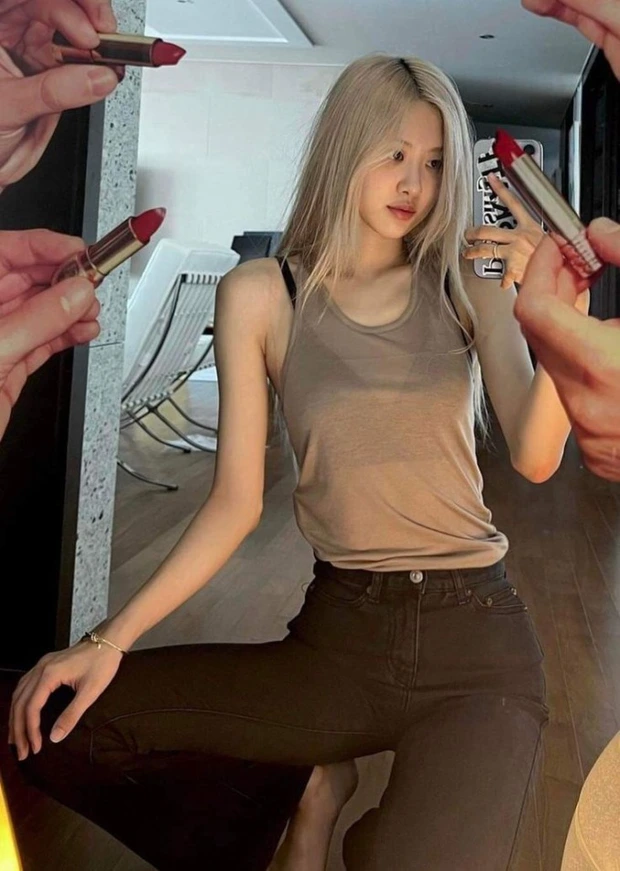 rose blackpink -seletti mirror 