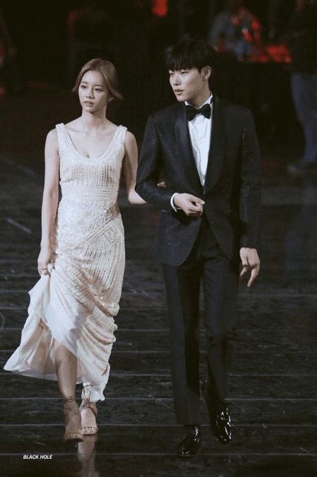 Hyeri and Ryu Jun-yeol
