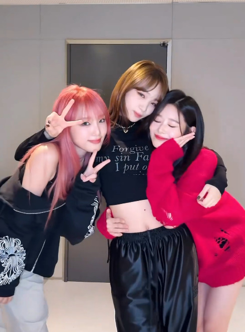 Yena Choi - Chaewon Kim - Minjoo Kim