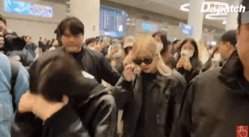blackpink airport