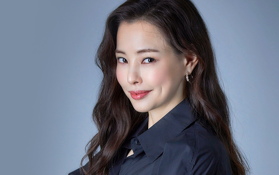 lee ha nee-thumbnail