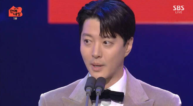 Lee Dong-gun 2023 SBS Entertainment Awards