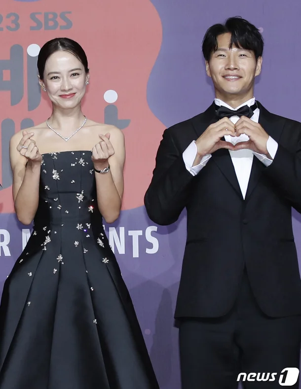 Running man song ji hyo SBS Entertainment Awards Red Carpet 31122