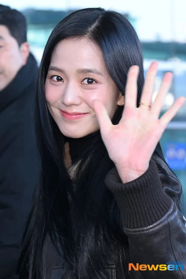jisoo blackpink in airport