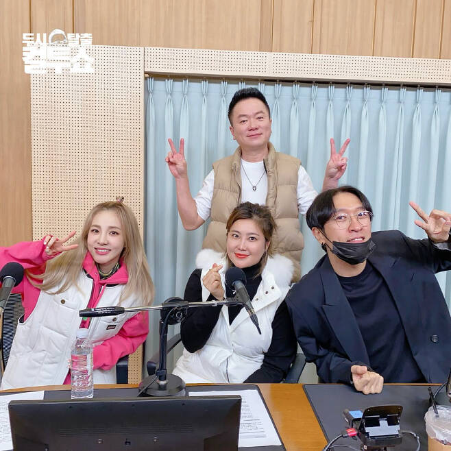 2 O'Clock Escape Cultwo Show
