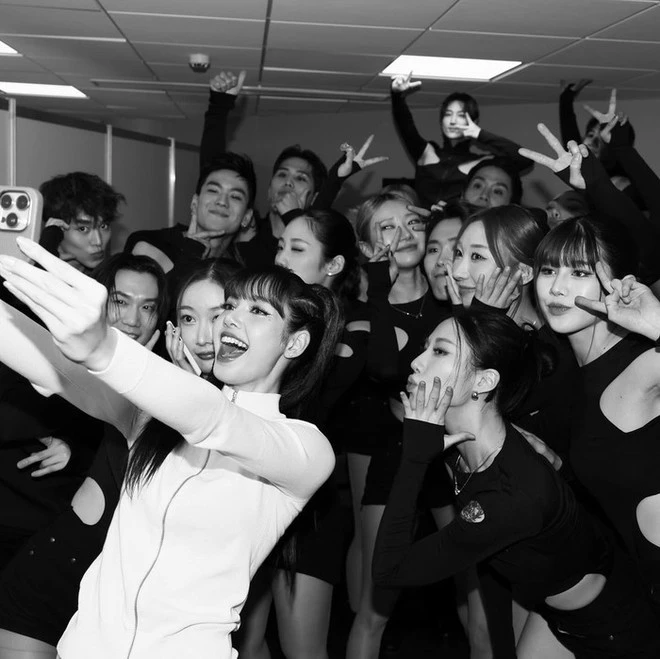 BLACKPINK's Lisa the Le Gala des Pièces Jaunes
