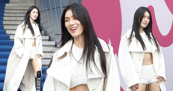 Kahi's youthful beauty and attractive body received countless compliments from netizens