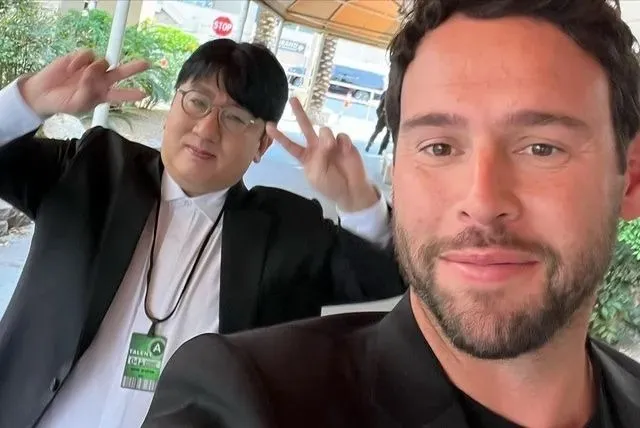 Bang Si Hyuk Scooter Braun