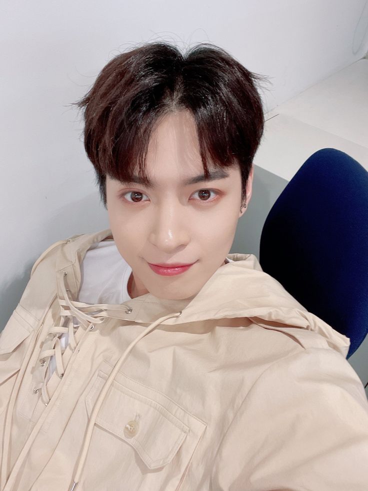 omega x hưi chan