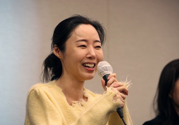 min hee jin