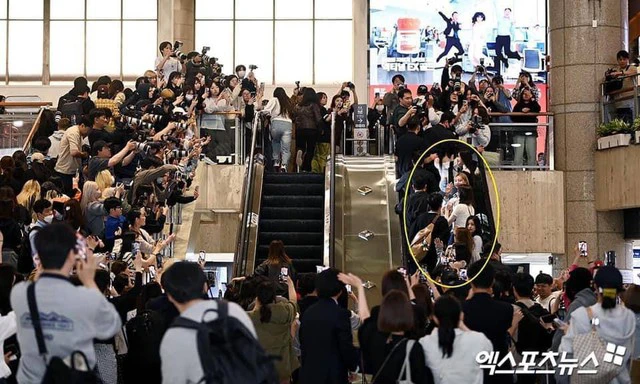 babymonster airport