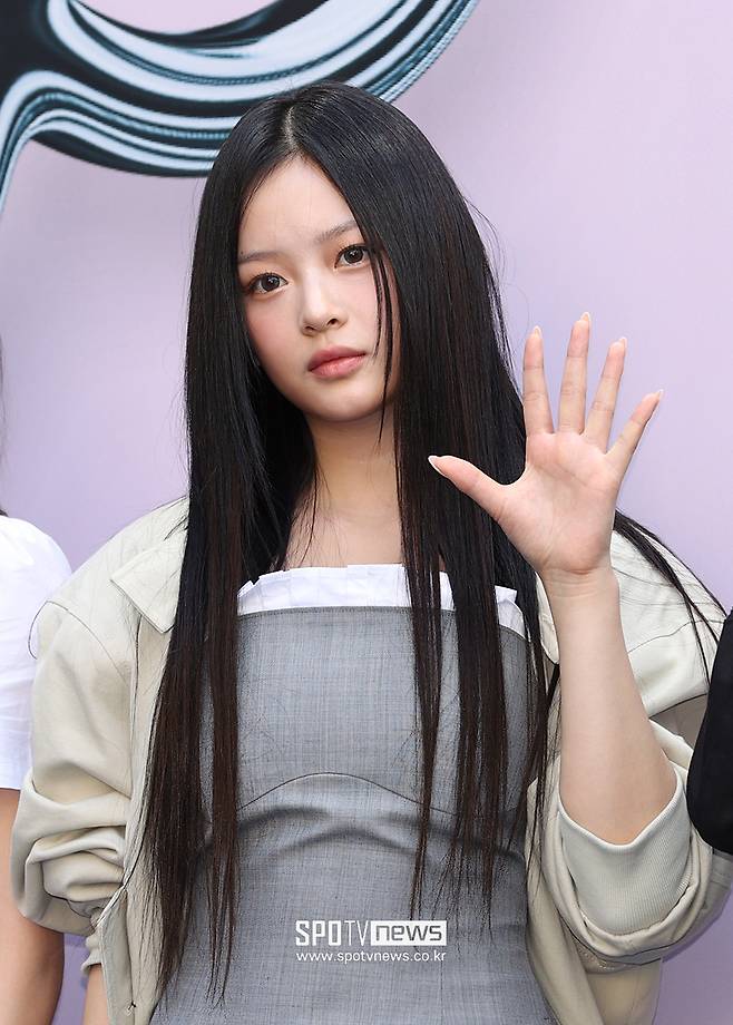 newjeans hani  