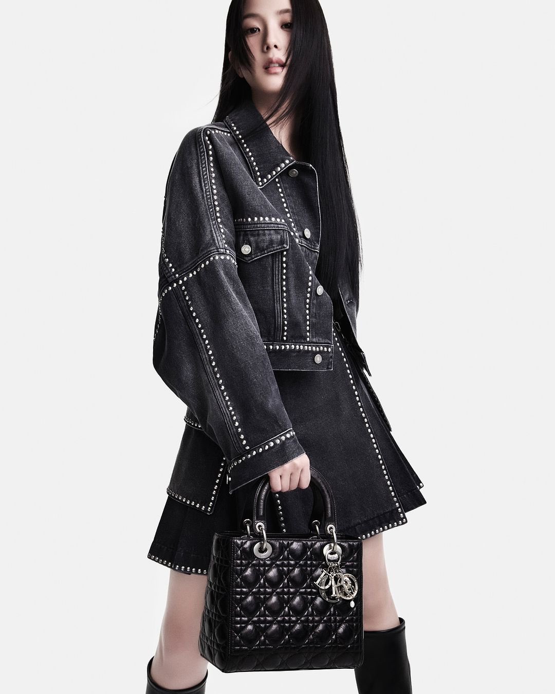 jisoo blackpink 22-091424