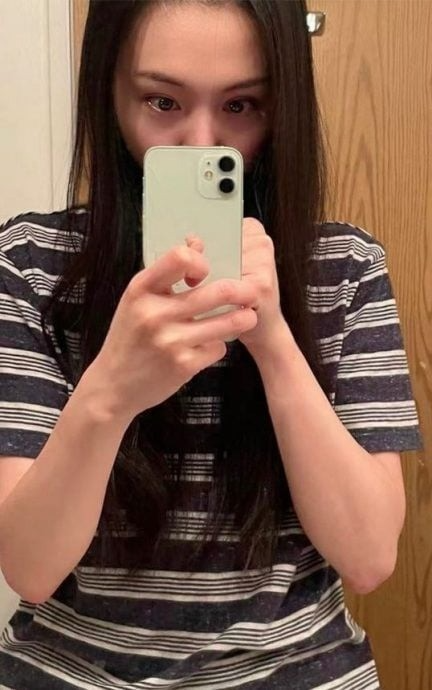 Zheng Shuang 