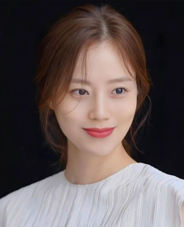 Moon Chae-won 