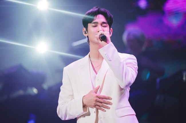 Kim soo-hyun-EYES ON YOU-thumbnail