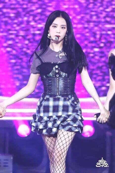 Rosé will film her solo MV
