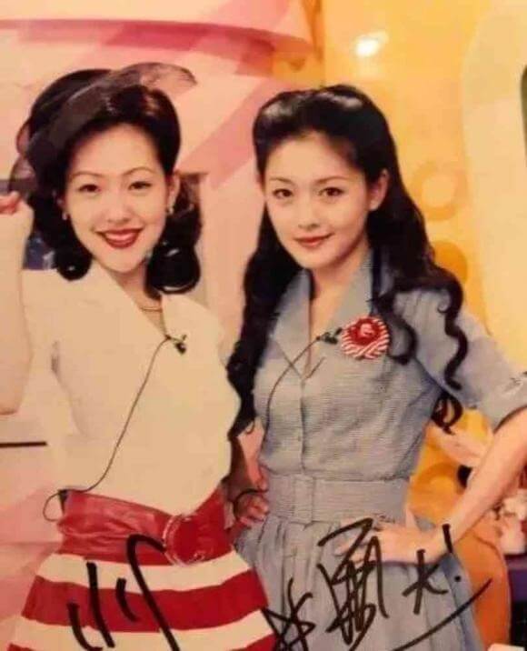 Barbie Hsu and her younger sister, Dee Hsu, are both considered renowned beauties 