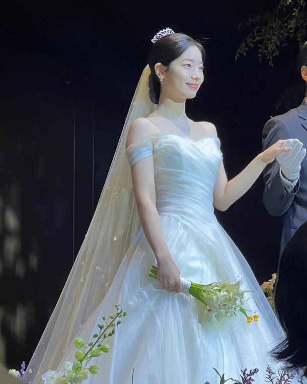 twice Dahyun Unveils Wedding Photo