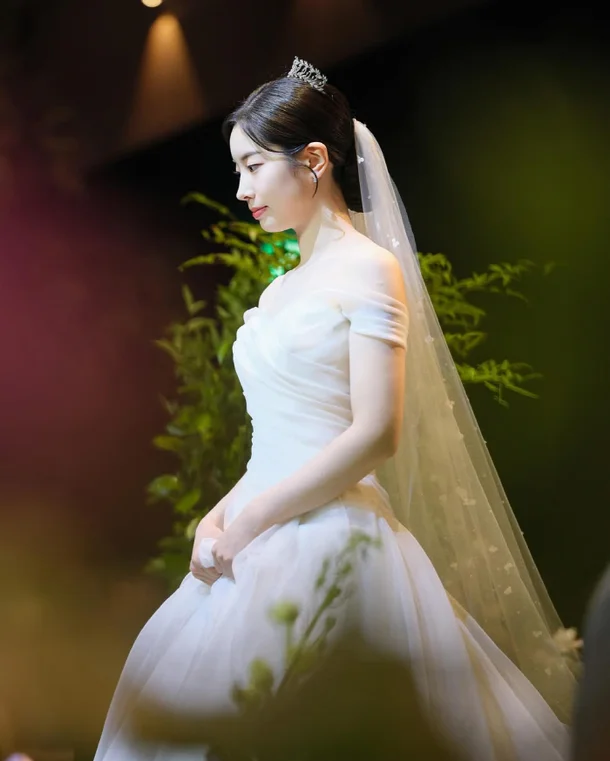 twice Dahyun Unveils Wedding Photo