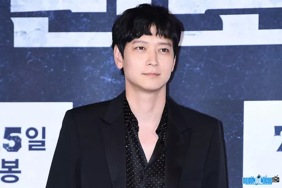kang dong won