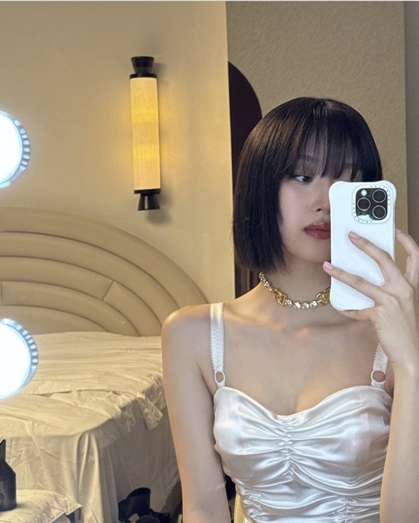 Moon Ga-young Boldly Chops Off Her Long Hair