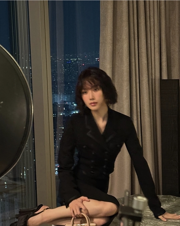 Moon Ga-young Boldly Chops Off Her Long Hair