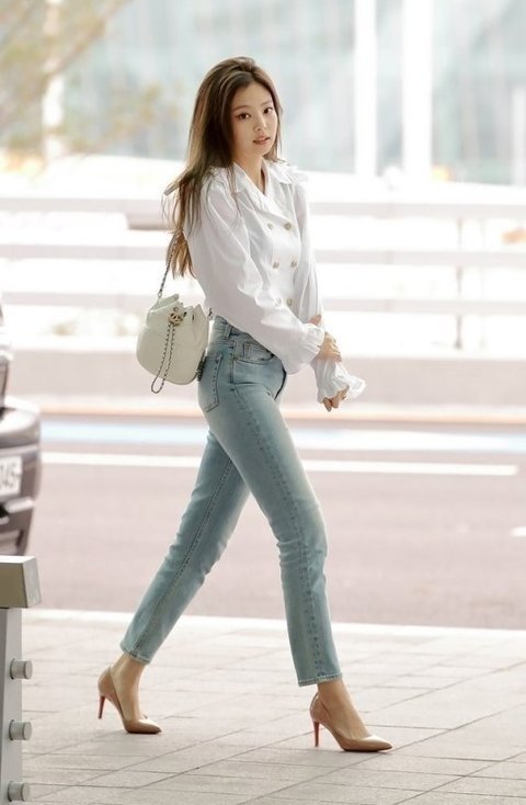 Jennie when she was really slim