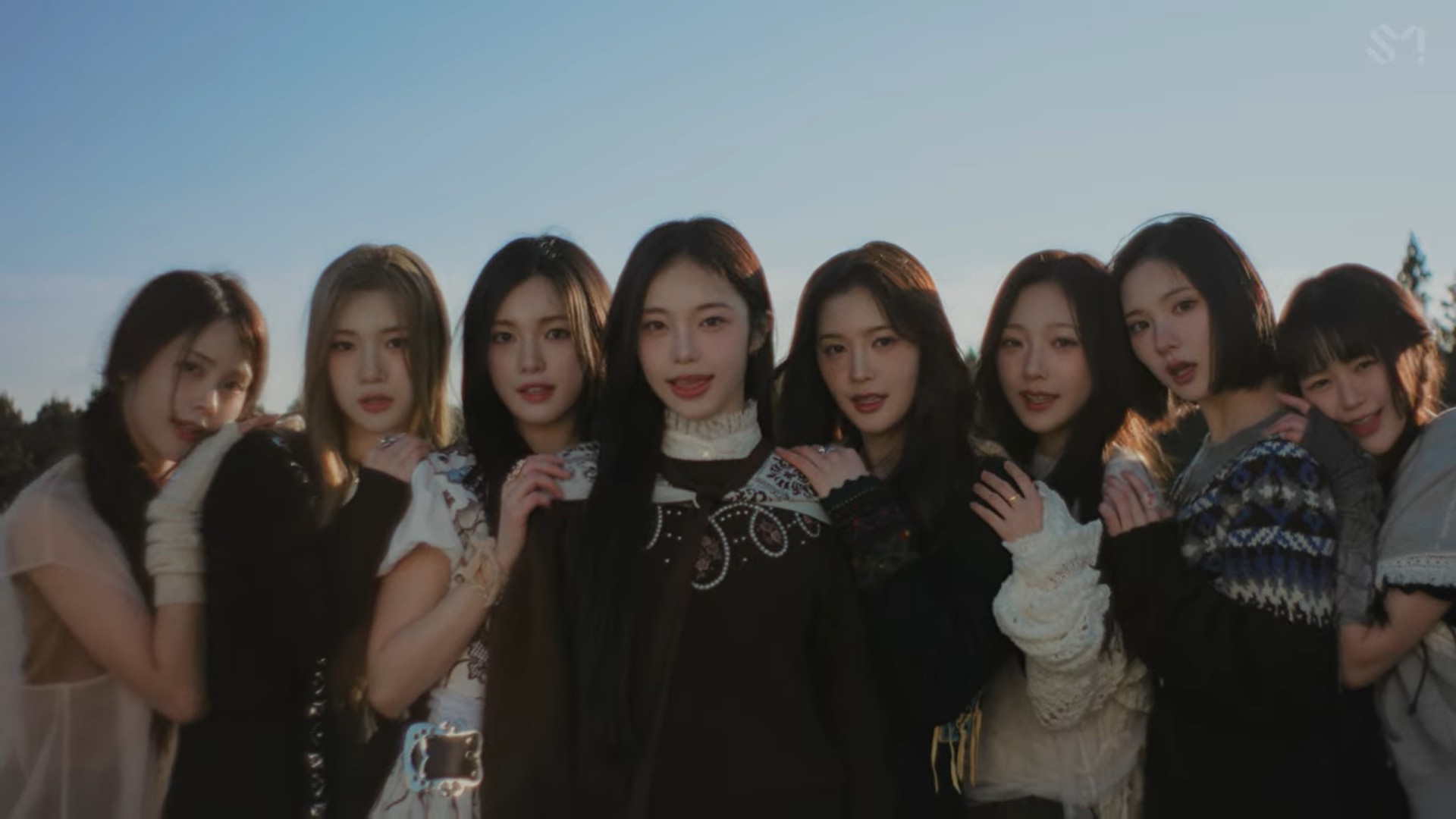 hearts2hearts the chase mv