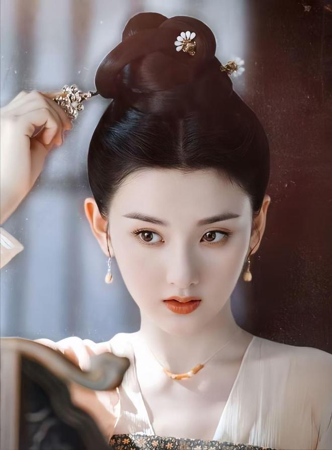 Chinese Celebrities Return to Spotlight After Scandals Song Zuer